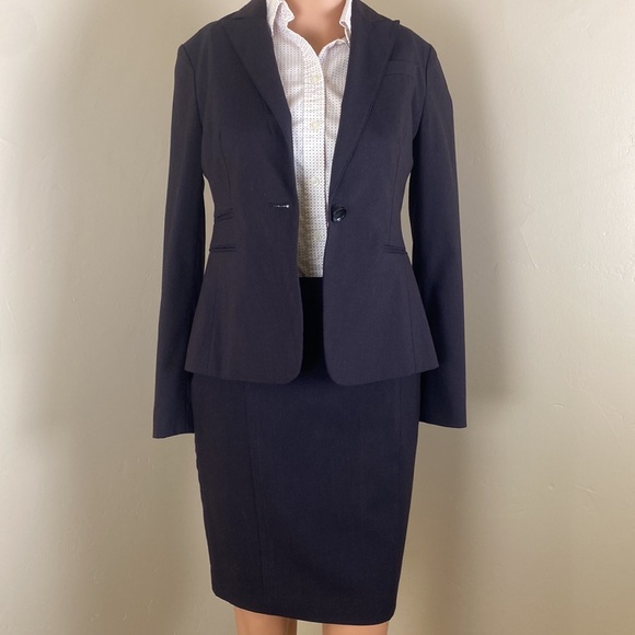 Ann Taylor Jackets & Blazers - Ann Taylor suit size 2P
